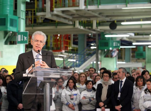 Με προεκλογικό «αέρα» μιλά ο Μόντι σε μία Ιταλία που αγωνιά